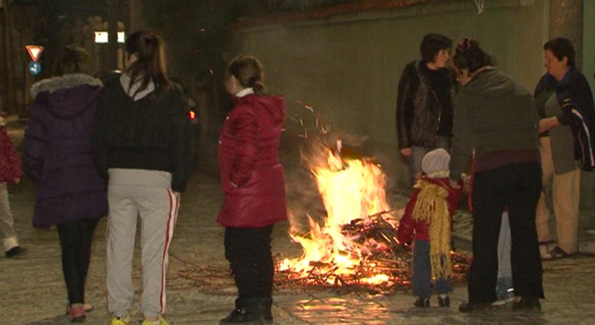 VIDEO/ Koncert festiv në Elbasan, në Korçë ndizen zjarret tradicionale të ardhjes së pranverës VIDEO/ Koncert festiv në Elbasan, në Korçë ndizen zjarret tradicionale të ardhjes së pranverës