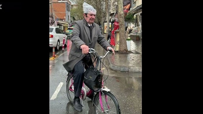 FOTO LAJM/ Aleati i Berishës që do i japi 20 mijë vota me qese plasmasi në kokë… FOTO LAJM/ Aleati i Berishës që do i japi 20 mijë vota me qese plasmasi në kokë…