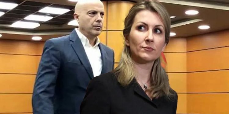 Bledi Mane: Dashnori i Inës natën rrihet me shpulla te kulla e kuqe, ditën bën si gango në salla gjyqi Bledi Mane: Dashnori i Inës natën rrihet me shpulla te kulla e kuqe, ditën bën si gango në salla gjyqi