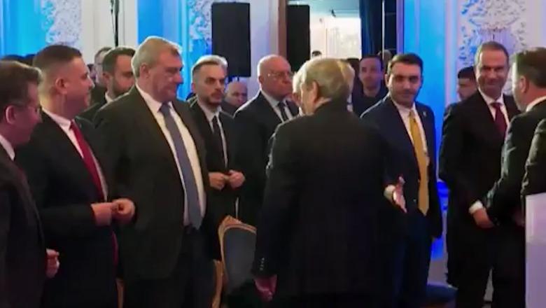 Poshtërimi i katërfishtë i Belo Këlliçit nga Berisha: “Gomë rezervë” pas Agron Shehajt deri te “përdhunimi” nga Elvis Roshi në Kavajë