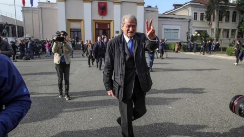 Media amerikane artikull për Berishën, i përmend korrupsionin dhe non gratën: S’mund të hyjë në SHBA por ekipi i Trump po e ndihmon