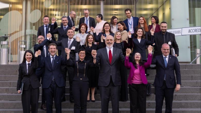 FOTOLAJM / Rama dorë për dore me Marta Kos nga Luksemburgu: Krenar për Shqipërinë FOTOLAJM / Rama dorë për dore me Marta Kos nga Luksemburgu: Krenar për Shqipërinë