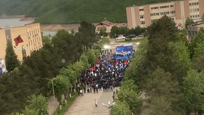 FOTOLAJM/ Berisha takim “madhështor” në Kukës