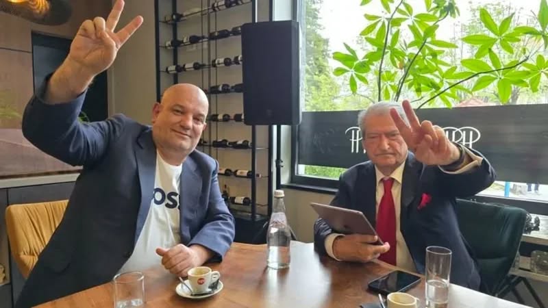 VIDEO/ Ilir Vrenozi – Berishës: Ne do i hamë k**** Ramës, me këta bq që ke futur në lista VIDEO/ Ilir Vrenozi – Berishës: Ne do i hamë k**** Ramës, me këta bq që ke futur në lista