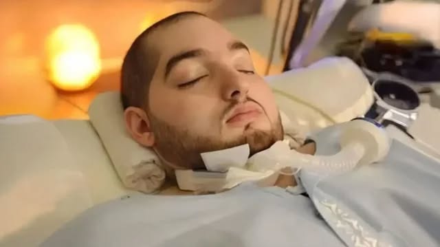 “Princi i fjetur” i Arabisë Saudite mbush 36 vjeç. Në koma prej 20 vjetësh