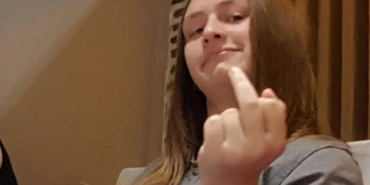 Zbulohet pas 7 vitesh! Kjo është Kejsi Spahillari që vrau të fejuarin 18 vjeç me dashnorin 65-vjeçar, inskenuan sikur kishte varur veten Zbulohet pas 7 vitesh! Kjo është Kejsi Spahillari që vrau të fejuarin 18 vjeç me dashnorin 65-vjeçar, inskenuan sikur kishte varur veten