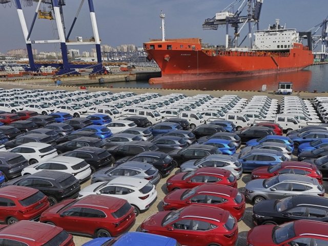 Tarifat doganore ndëshkojnë familjet amerikane Tarifat doganore ndëshkojnë familjet amerikane