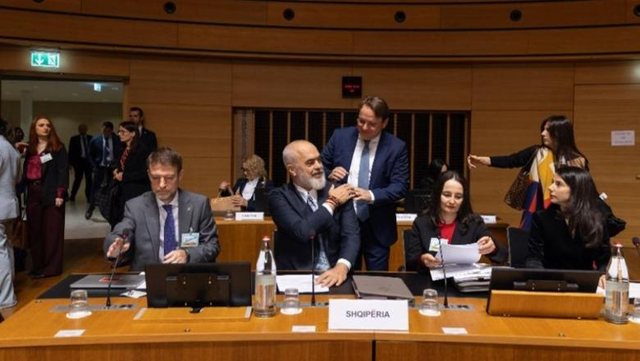 Integrimi në BE: Më 14 prill Shqipëria mban konferencën e katërt ndërqeveritare, hapen 2 grupkapituj Integrimi në BE: Më 14 prill Shqipëria mban konferencën e katërt ndërqeveritare, hapen 2 grupkapituj