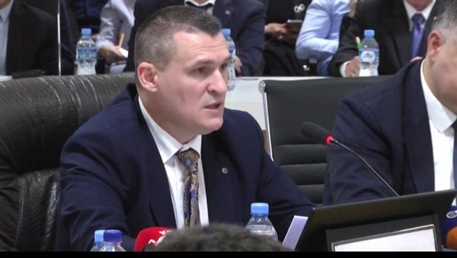 Dumani i shqetësuar apo i frikësuar?! Çfarë do të bëhet me prokurorët e SPAK pas përfundimit të mandatit…avokat apo refugjatë Dumani i shqetësuar apo i frikësuar?! Çfarë do të bëhet me prokurorët e SPAK pas përfundimit të mandatit…avokat apo refugjatë