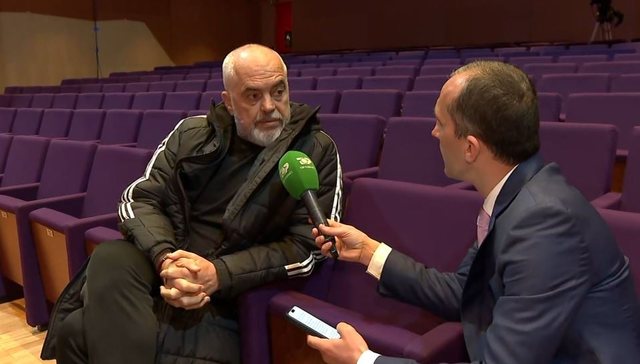 Rama përvesh mëngët për mandatin e katërt: Berisha në hall, LaCivita turist, Basha fenomen Rama përvesh mëngët për mandatin e katërt: Berisha në hall, LaCivita turist, Basha fenomen