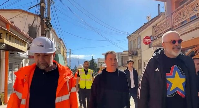 VIDEO/ Rama tregon investimet në Pogradec” Kantieri i lagjes historike, që po kthehet në një pol të ri turistik VIDEO/ Rama tregon investimet në Pogradec” Kantieri i lagjes historike, që po kthehet në një pol të ri turistik