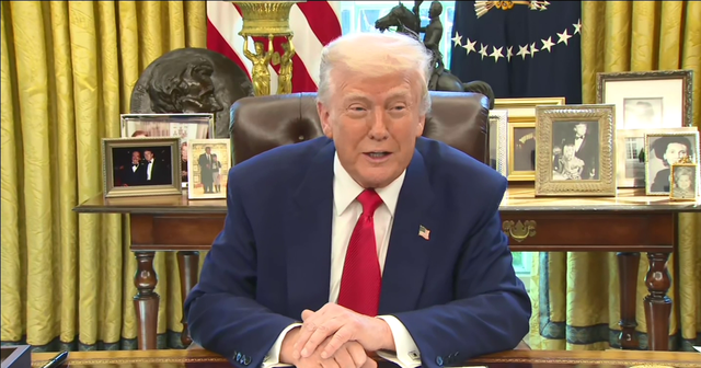 “Kujdesem për flokët e mi të bukur”! Trump heq kufizimet për ujin në dushet amerikane