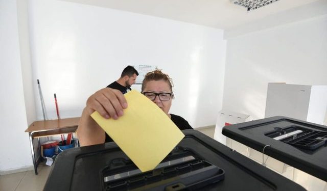 Sondazhi i News24/ Nëse zgjedhjet do të ishin nesër, ja kush do të fitonte. Partitë e vogla arrijnë 19% Sondazhi i News24/ Nëse zgjedhjet do të ishin nesër, ja kush do të fitonte. Partitë e vogla arrijnë 19%