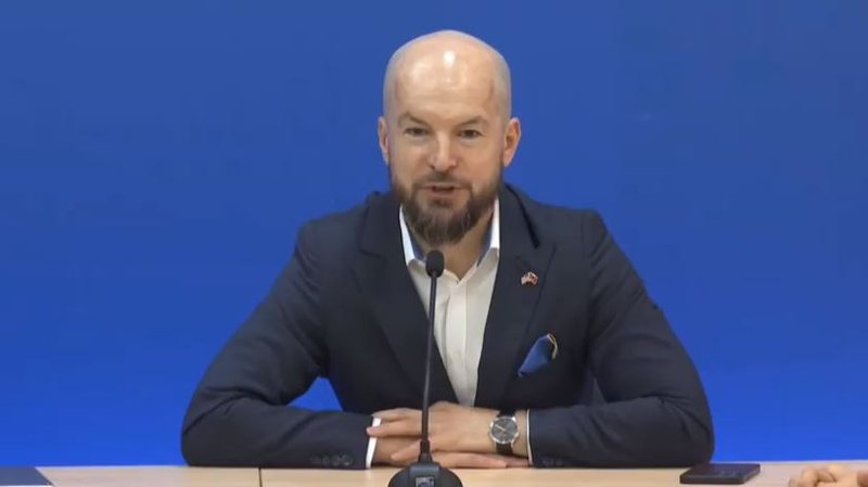 Lela i Saliut shfrenon fantazinë: Rama bleu një orë 1.4 mln dollarë Lela i Saliut shfrenon fantazinë: Rama bleu një orë 1.4 mln dollarë