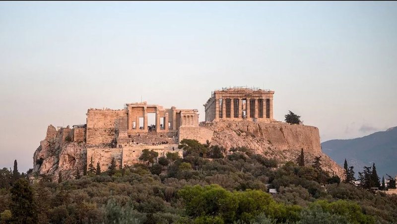 Akropoli shtrenjton biletën! Si reagojnë turistët për çmimin? Akropoli shtrenjton biletën! Si reagojnë turistët për çmimin?