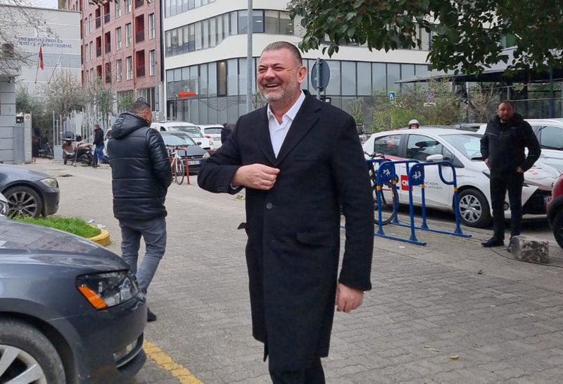 Tom Doshi, ‘bamirësi’ që synon të bëhet faktor politik