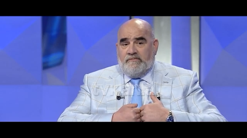 VIDEO/ Fevziu në vend t’i “hiqte vetullat” figurës së LaCivita i “nxorri” sytë para shqiptarëve! : Nuk përfaqësoj SHBA-në, nuk mund të flas në emër të DASH, jam një biznesi privat, e dinë për rastin në Shqipëri VIDEO/ Fevziu në vend t’i “hiqte vetullat” figurës së LaCivita i “nxorri” sytë para shqiptarëve! : Nuk përfaqësoj SHBA-në, nuk mund të flas në emër të DASH, jam një biznesi privat, e dinë për rastin në Shqipëri