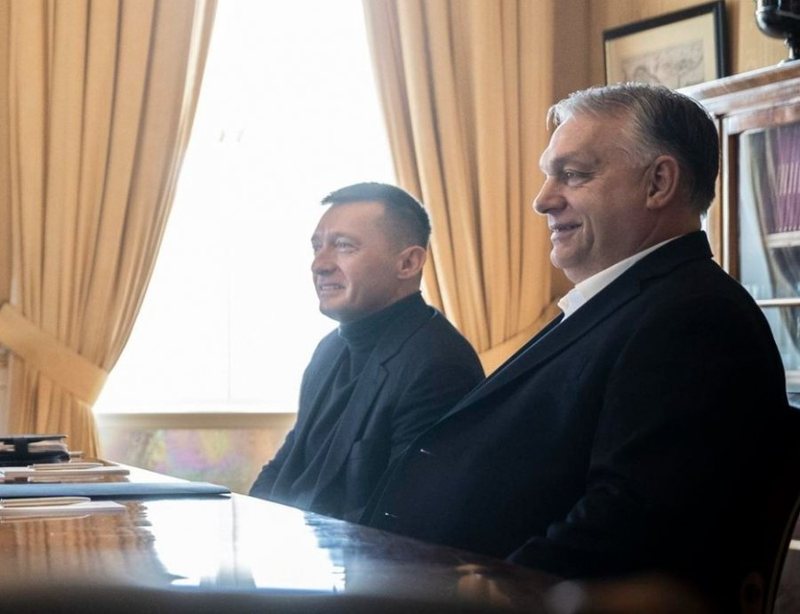 Berisha në ekstazë nga heqja e sanksioneve për njeriun e Orban, por pse nuk ka analogji me rastin e tij Berisha në ekstazë nga heqja e sanksioneve për njeriun e Orban, por pse nuk ka analogji me rastin e tij