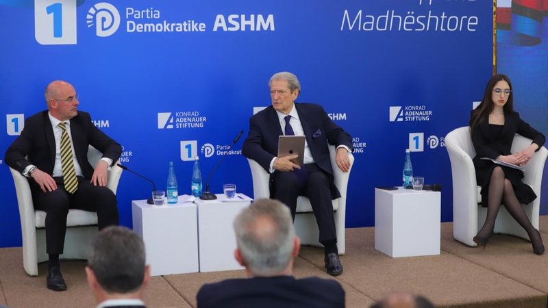 Fantazia e shfrenuar e të sëmurit Berisha: Mafia shqiptare kërcënoi qindra politikanë europianë, pse nuk “pritën” për darkë Ramën