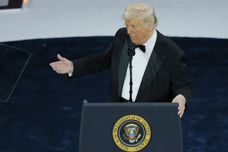 VIDEO/ “Unë e di se çfarë jam duke bërë, dreqin”! Donald Trump në delir por fundi….: Të gjitha vendet tani duan të na puthin të pasmet VIDEO/ “Unë e di se çfarë jam duke bërë, dreqin”! Donald Trump në delir por fundi….: Të gjitha vendet tani duan të na puthin të pasmet