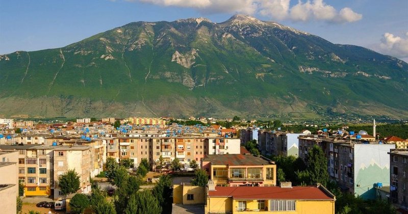 Synimi i pazakontë i Tom Doshit dhe përballja e shumë makinerive elektorale: A do të ketë këtë herë përmbysje në Kukës?