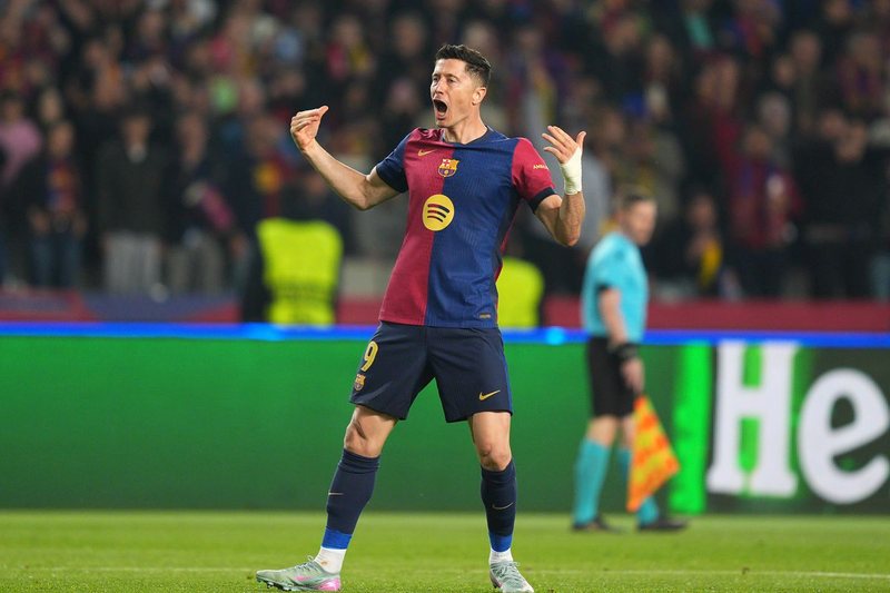 Lewandowski është një “makineri golash”! Polaku vendos rekord në Champions