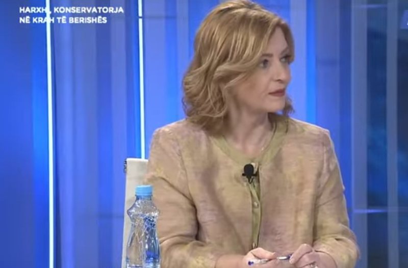 Gënjeshtra qesharake e Edit’h Harxhit: Sali Berisha do të shkojë në SHBA para zgjedhjeve, i’a kanë hequr non grata-n…kush dhe kur? Gënjeshtra qesharake e Edit’h Harxhit: Sali Berisha do të shkojë në SHBA para zgjedhjeve, i’a kanë hequr non grata-n…kush dhe kur?