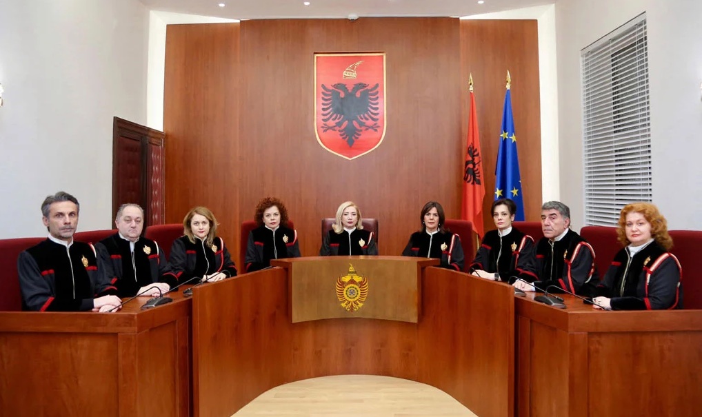 Gjykata Kushtetuese – Miqtë dhe aleatët e përjetshëm të gazetarëve dhe medias në Shqipëri, pasaporta e vërtetë për në BE Gjykata Kushtetuese – Miqtë dhe aleatët e përjetshëm të gazetarëve dhe medias në Shqipëri, pasaporta e vërtetë për në BE