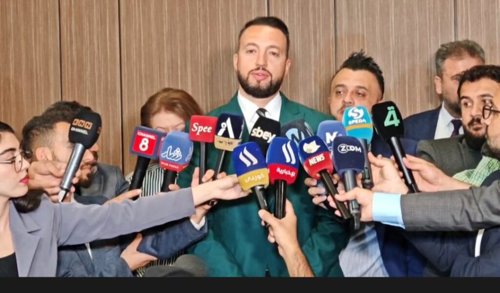 Presidenti i AEJ, Arber Hitaj, viziton Erbilin si i ftuar nderi për 127-vjetorin e gazetës së parë kurde Presidenti i AEJ, Arber Hitaj, viziton Erbilin si i ftuar nderi për 127-vjetorin e gazetës së parë kurde