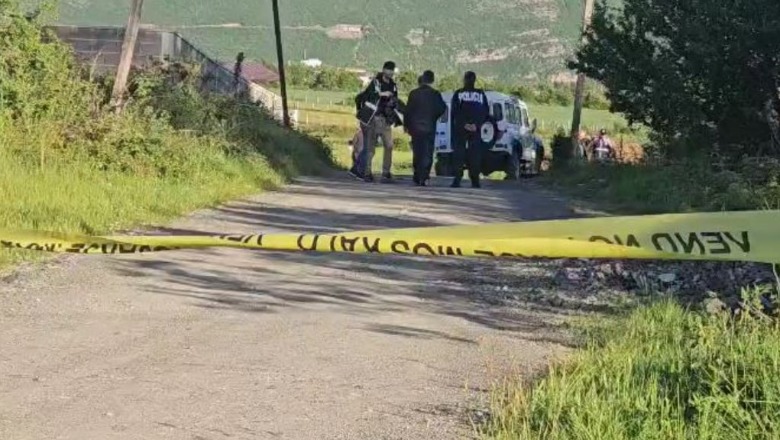 Konflikti për pronën merr jetë në Has! Vajza godet me sëpatë fqinjët burrë e grua, djali i tyre vjen nga Anglia dhe i vret të vëllanë! Shkak i sherrit një rrugë që ndante tokat