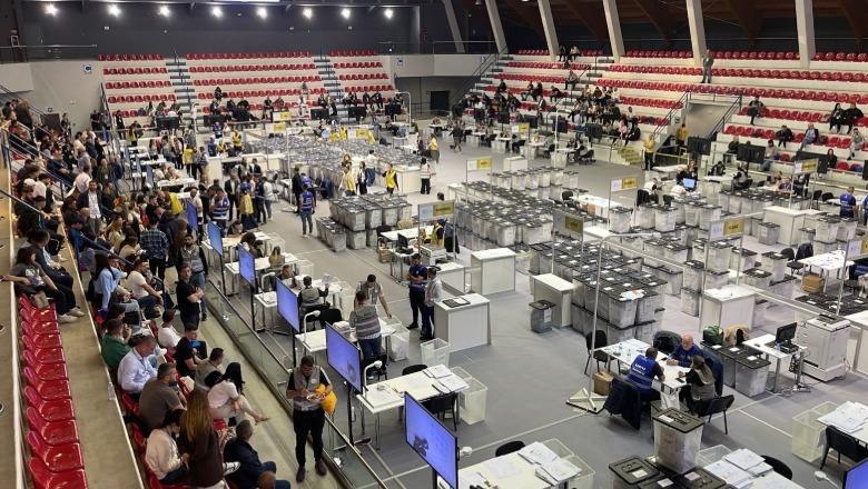 PD e bllokoi procesin, PS i kërkon KQZ të shfuqizojë vendimin për votat e Greqisë PD e bllokoi procesin, PS i kërkon KQZ të shfuqizojë vendimin për votat e Greqisë