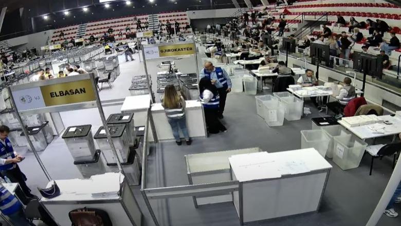 Vota e diasporës/ Mbyllet numërimi, nuk ndryshojnë mandatet, emigrantët i dhanë vetëm 1 deputet PS në Vlorë! Greqia mbetet peng Vota e diasporës/ Mbyllet numërimi, nuk ndryshojnë mandatet, emigrantët i dhanë vetëm 1 deputet PS në Vlorë! Greqia mbetet peng