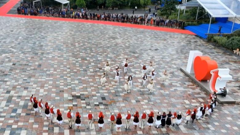 Videoja e Shqipërisë turistike në samitin e Komunitetit Politik Europian në Tiranë një aset i shtuar për shqiptarët (Video) Videoja e Shqipërisë turistike në samitin e Komunitetit Politik Europian në Tiranë një aset i shtuar për shqiptarët (Video)