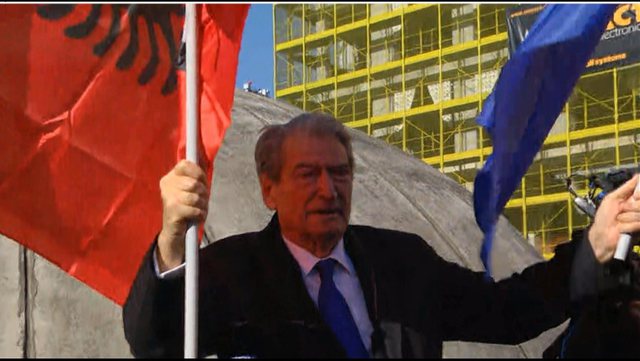 Antimitingun i’a zhvendosi te Bulevardi i ri: Berisha kundër policisë, nesër do të protestojë brenda perimetrit të samitit