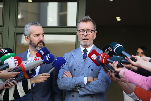 “Gonzato është shërbëtor i Ramës”! Zyra e BE përgënjeshtron portalin e familjes Berisha “Gonzato është shërbëtor i Ramës”! Zyra e BE përgënjeshtron portalin e familjes Berisha