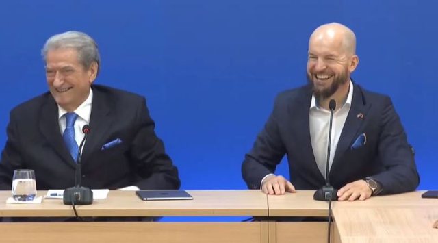 Muli urdhëron ndërprerjen e pagesës për avokatin e Doktorit