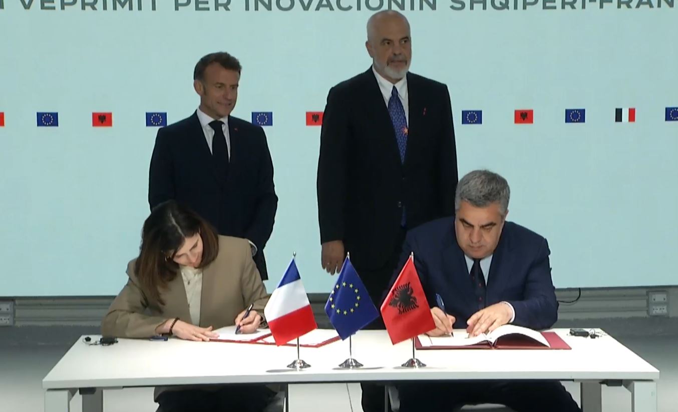 Rama dhe Macron vizitojnë Piramidën, inaugurojnë shkollën prestigjioze franceze të kodimit ‘Ecole 42’! Firmoset dhe marrëveshja e inovacionit Shqipëri-Francë