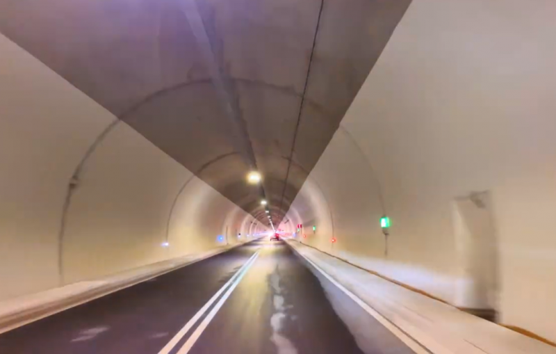 VIDEO/ Rama ndan pamjet nga tuneli i Llogorasë: E bukura e udhëtimit drejt jugut VIDEO/ Rama ndan pamjet nga tuneli i Llogorasë: E bukura e udhëtimit drejt jugut