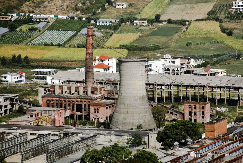 ‘Gjigandët e gjunjëzuar’- BE-ja financon studimin që transformon Kombinatin në Tiranë dhe Metalurgjikun në Elbasan, në hapësira biznesi dhe zona eko-industriale