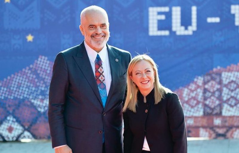 E djathta Giorgia Meloni uron Edi Ramën: Urimet e mia të përzemërta për rikonfirmimin si kreu i qeverisë shqiptare E djathta Giorgia Meloni uron Edi Ramën: Urimet e mia të përzemërta për rikonfirmimin si kreu i qeverisë shqiptare