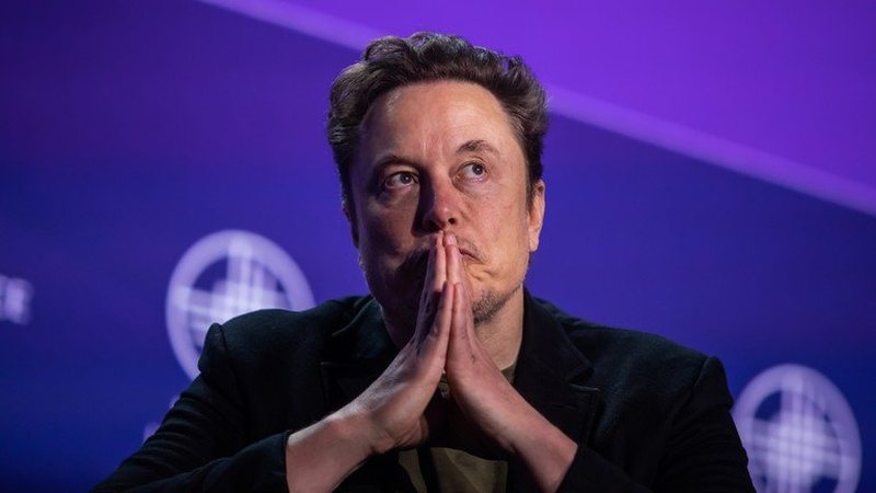 Elon Musk: Çipi në tru për rikthimin e shikimit te të verbrit do të instalohet brenda 2025 Elon Musk: Çipi në tru për rikthimin e shikimit te të verbrit do të instalohet brenda 2025