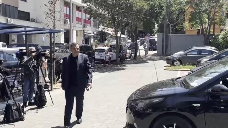 VIDEO/ Kandidati i Berishës në Dibër, Basir Çollaku paraqitet në SPAK