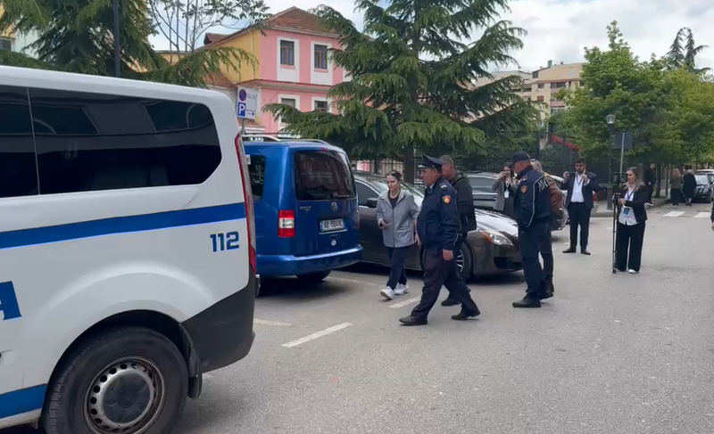 Arrestohet eksponenti i PD, Luan Tollozhina:  Nipërit e tij dhunojnë gruan dhe djalin e komisionerit të PS