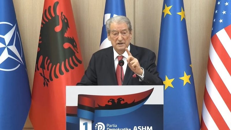 Berisha nuk njeh zgjedhjet e 11 majit, paralajmëron protestë ditën e Samitit të Komunitetit Politik Europian Berisha nuk njeh zgjedhjet e 11 majit, paralajmëron protestë ditën e Samitit të Komunitetit Politik Europian