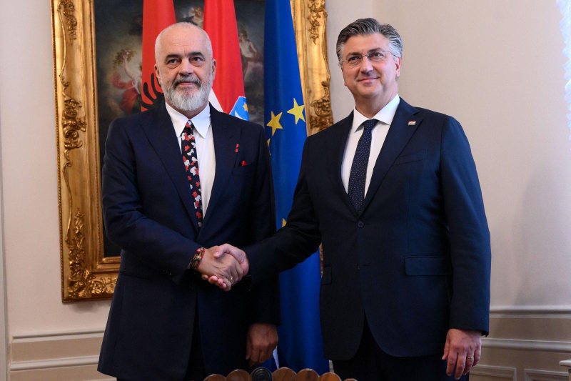 Kryeministri kroat uron Ramën: Mezi pres të shihemi të premten në Tiranë