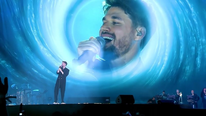 VIDEO/ Si asnjëherë më parë Milano e Italisë mblodhi 16 mijë adhurues në koncertin e Alban Skenderaj VIDEO/ Si asnjëherë më parë Milano e Italisë mblodhi 16 mijë adhurues në koncertin e Alban Skenderaj