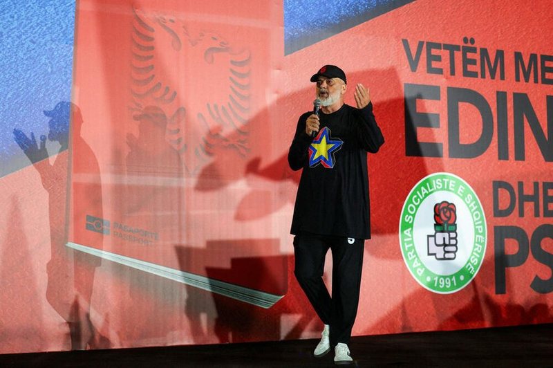 Garë e fortë mes “të preferuarve” të PS në Tiranë, ndryshon sërish renditja