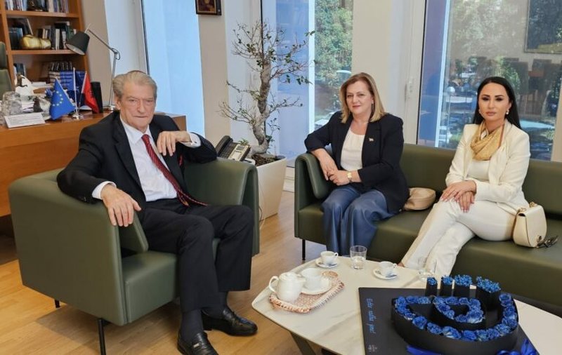 Ha,ha, ha çfarë humori! Berisha pret në takim Eminenë që punon në Ministrinë e Jashtme Kroate: E njoha me narkoshtetin e Shqipërisë