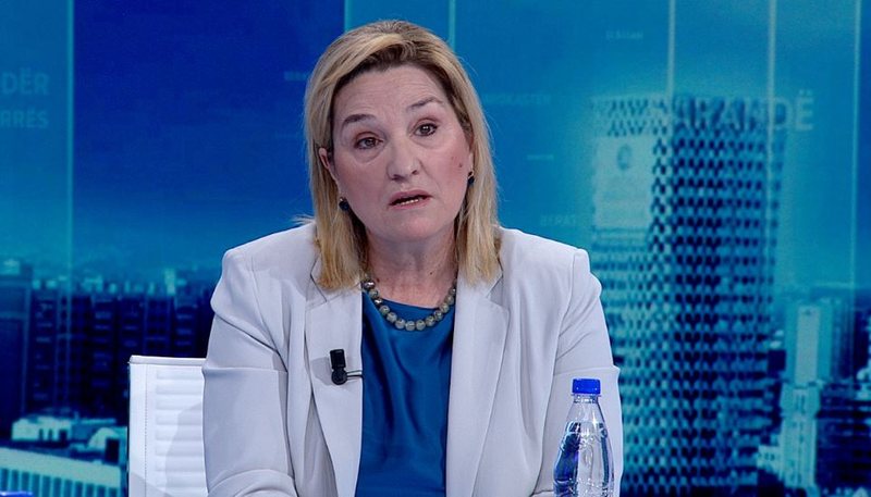 Flutura Açka: Ju tregoj lojën e Gazment Bardhit!