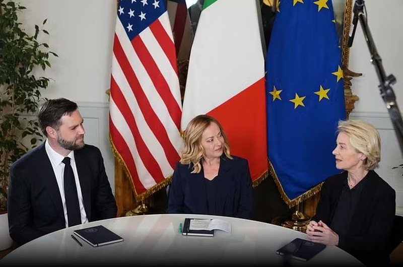Meloni ndërmjetëson bisedime mes Ursula von der Leyen dhe JD Vance